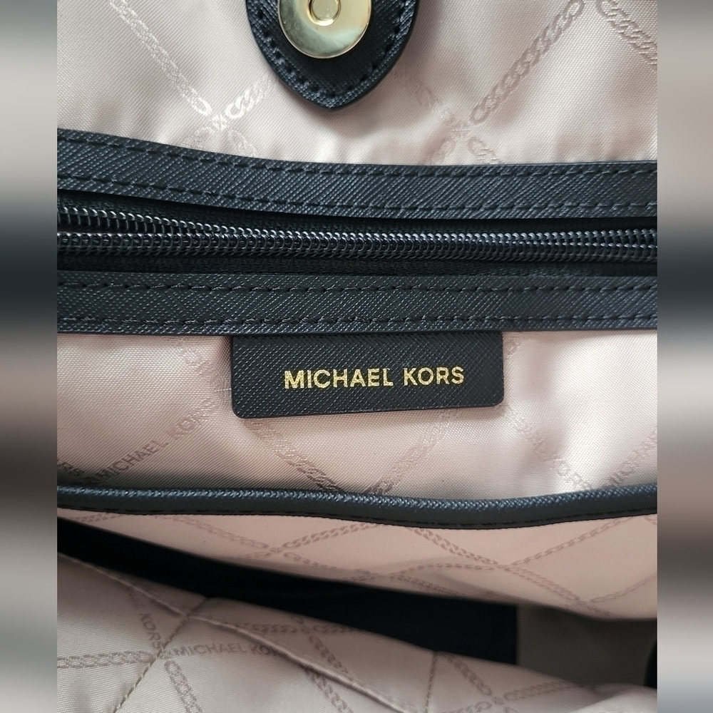 Michael Kors Eva Large Tote Bag - Picture 3 of 14